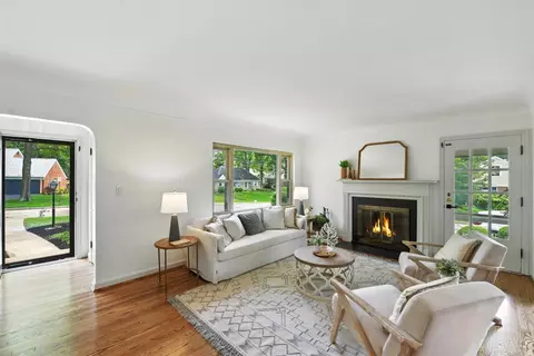 Living - 5960 Winnetka Dr, Cincinnati, OH 45236 photo 1 of 2