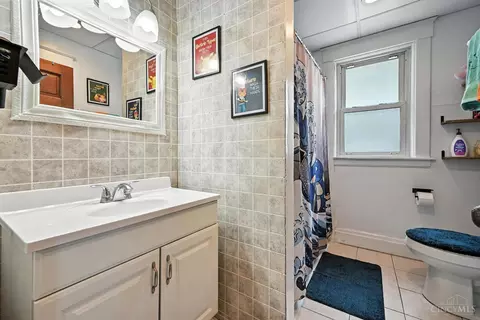 Bath - 314 Pearl St, Reading, OH 45215 photo 2 of 3
