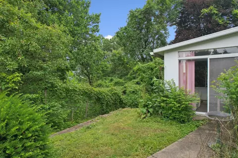 Exterior - 435 Lafayette Ave, Cincinnati, OH 45220 photo 8 of 9
