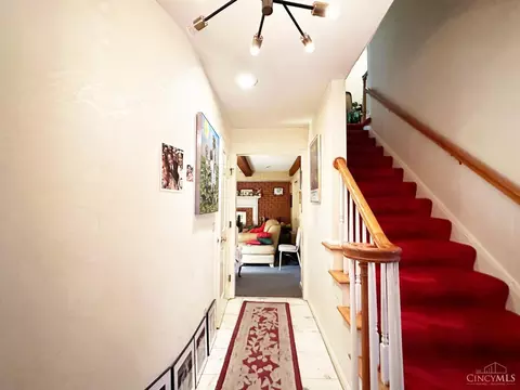 Entry Way - 435 Lafayette Ave, Cincinnati, OH 45220 photo 1 of 3