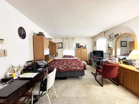 Bedroom - 435 Lafayette Ave, Cincinnati, OH 45220 photo 3 of 4