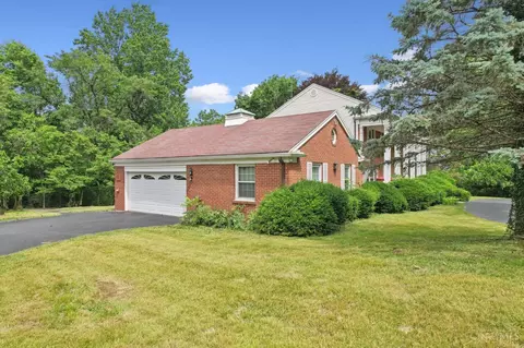 Exterior - 435 Lafayette Ave, Cincinnati, OH 45220 photo 3 of 9