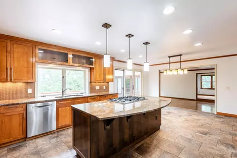 Kitchen - 8931 Terwilligers Trl, Montgomery, OH 45249 photo 4 of 9