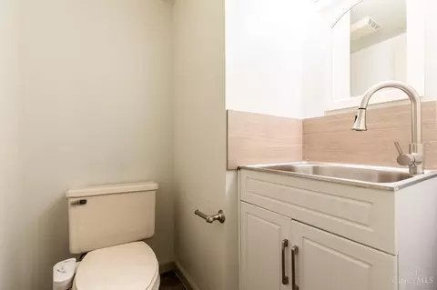 Bath - 8931 Terwilligers Trl, Montgomery, OH 45249 photo 2 of 10