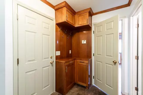 Entry Way - 8931 Terwilligers Trl, Montgomery, OH 45249 photo 4 of 5