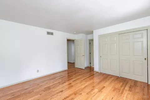 Bedroom - 8931 Terwilligers Trl, Montgomery, OH 45249 photo 2 of 6