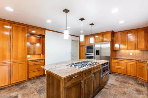 Kitchen - 8931 Terwilligers Trl, Montgomery, OH 45249 photo 3 of 9