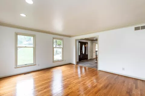 Living - 8931 Terwilligers Trl, Montgomery, OH 45249 photo 2 of 10
