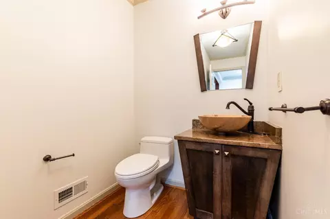 Bath - 8931 Terwilligers Trl, Montgomery, OH 45249 photo 1 of 10