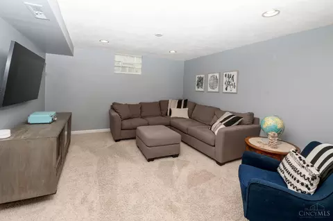 Living - 3449 Uright Pl, Cincinnati, OH 45208 photo 3 of 4