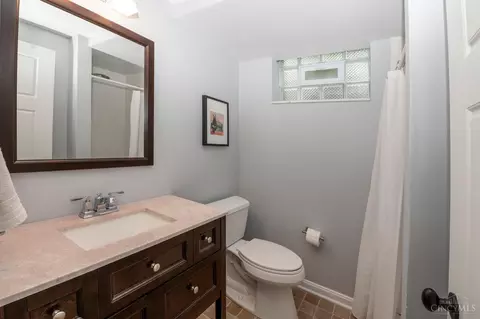 Bath - 3449 Uright Pl, Cincinnati, OH 45208 photo 3 of 3