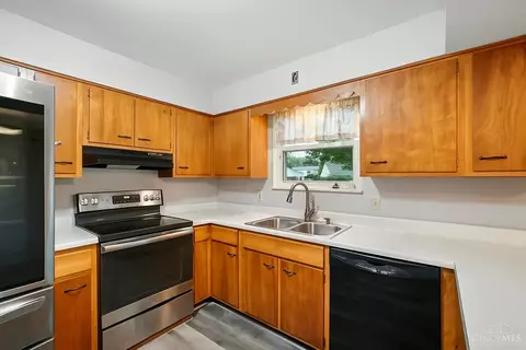 Kitchen - 848 Hanson Dr, Forest Park, OH 45240 photo 1 of 1