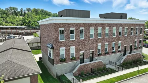126 Broadway St, Loveland, OH 45140