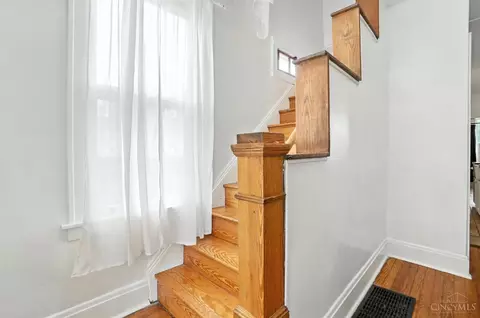 Entry Way - 343 Ada St, Cincinnati, OH 45219 photo 4 of 11