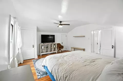 Bedroom - 343 Ada St, Cincinnati, OH 45219 photo 4 of 7