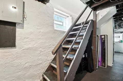 Entry Way - 343 Ada St, Cincinnati, OH 45219 photo 10 of 11