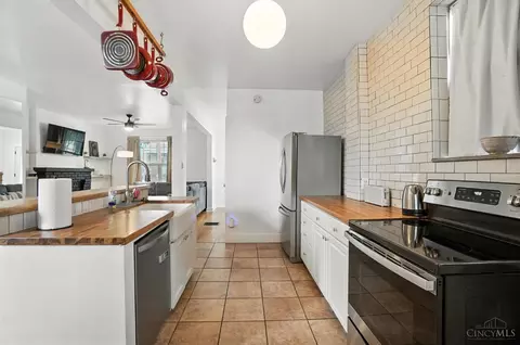 Kitchen - 343 Ada St, Cincinnati, OH 45219 photo 3 of 7