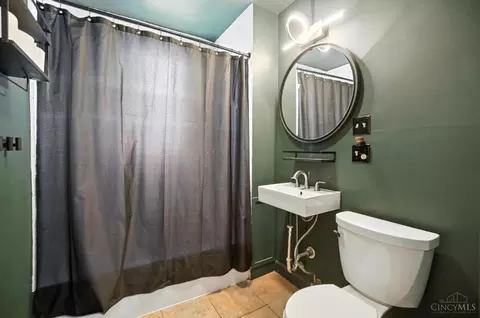 Bath - 343 Ada St, Cincinnati, OH 45219 photo 1 of 6