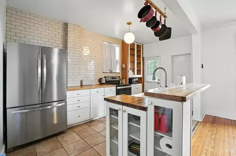 Kitchen - 343 Ada St, Cincinnati, OH 45219 photo 1 of 7