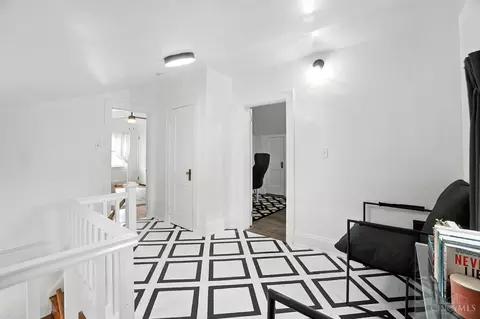 Entry Way - 343 Ada St, Cincinnati, OH 45219 photo 9 of 11