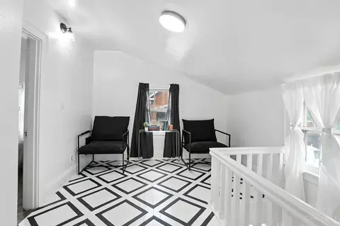Entry Way - 343 Ada St, Cincinnati, OH 45219 photo 7 of 11