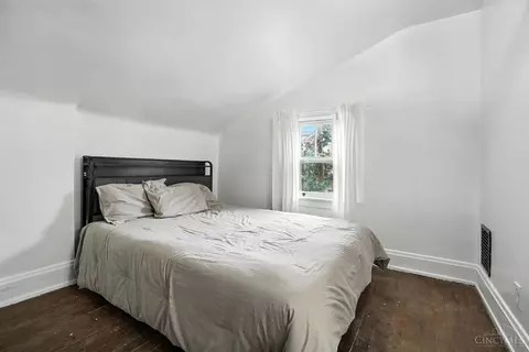 Bedroom - 343 Ada St, Cincinnati, OH 45219 photo 7 of 7