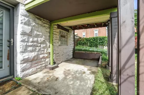 Exterior - 343 Ada St, Cincinnati, OH 45219 photo 12 of 18