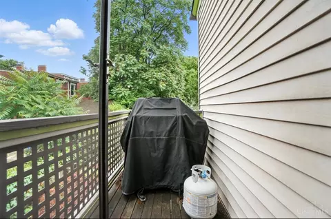 Exterior - 343 Ada St, Cincinnati, OH 45219 photo 7 of 18