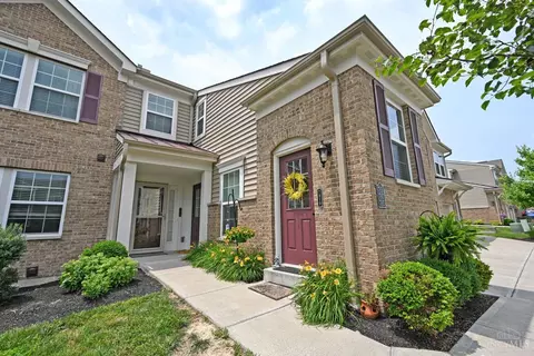 Exterior - 7917 Oakbridge Way, Cincinnati, OH 45248 photo 2 of 5