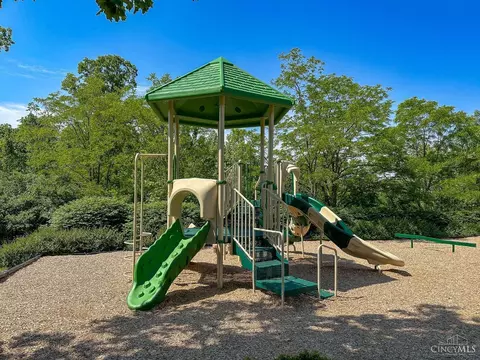 View/Area - 7917 Oakbridge Way, Cincinnati, OH 45248 photo 1 of 1