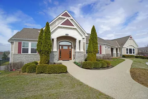Exterior - 7917 Oakbridge Way, Cincinnati, OH 45248 photo 3 of 5