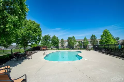 Exterior - 7917 Oakbridge Way, Cincinnati, OH 45248 photo 5 of 5