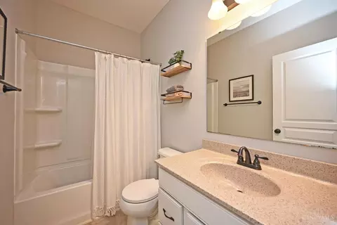 Bath - 7917 Oakbridge Way, Cincinnati, OH 45248 photo 3 of 3