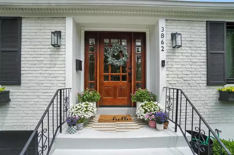 Exterior - 3862 Settle Rd, Mariemont, OH 45227 photo 3 of 12