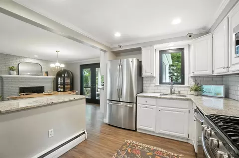 Kitchen - 3862 Settle Rd, Mariemont, OH 45227 photo 3 of 6