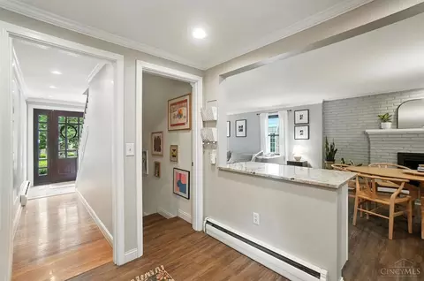 Entry Way - 3862 Settle Rd, Mariemont, OH 45227 photo 4 of 5