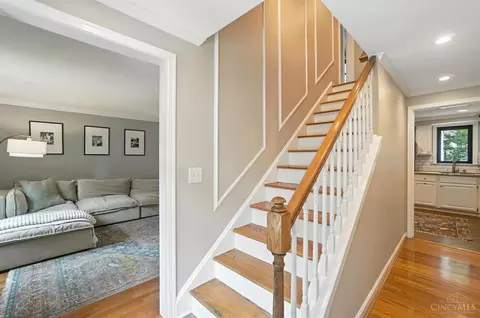 Entry Way - 3862 Settle Rd, Mariemont, OH 45227 photo 2 of 5