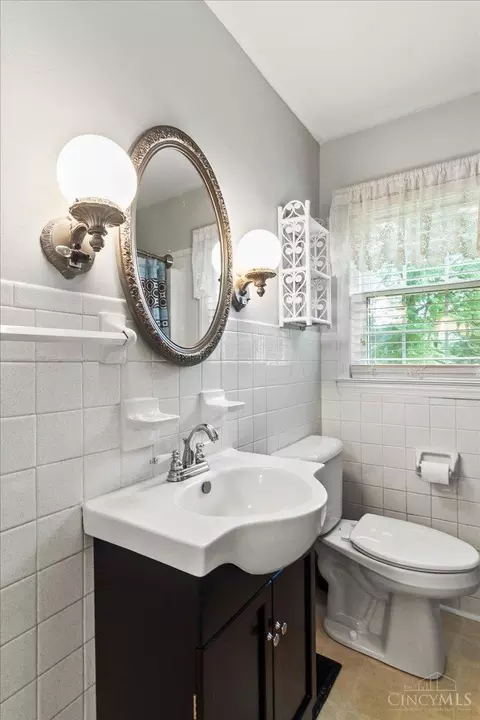 1001 Gaskins Rd, Cincinnati, OH 45245 photo 9