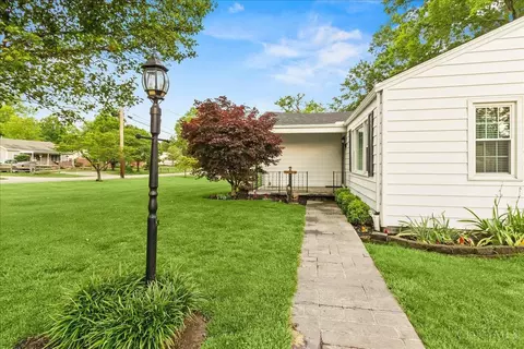 1001 Gaskins Rd, Cincinnati, OH 45245 photo 2