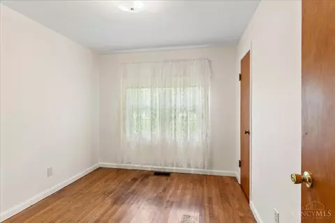 1001 Gaskins Rd, Cincinnati, OH 45245 photo 13