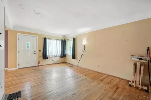 969 Glenna Dr, Cincinnati, OH 45238 photo 4