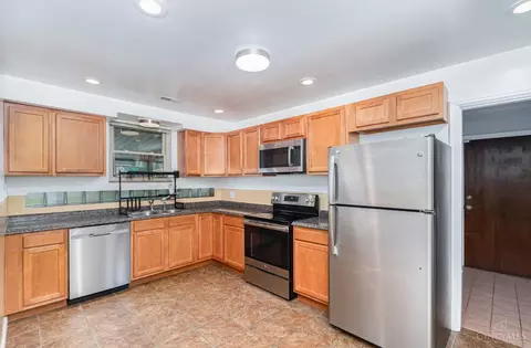 Kitchen - 1127 Glenna Dr, Cincinnati, OH 45238 photo 1 of 2