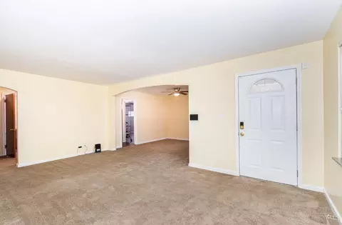 Living - 1127 Glenna Dr, Cincinnati, OH 45238 photo 2 of 2