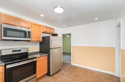 Kitchen - 1127 Glenna Dr, Cincinnati, OH 45238 photo 2 of 2