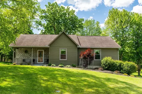 20360 Longview Dr, Lawrenceburg, IN 47025