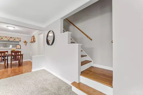 Entry Way - 1465 Dordine Ln, Cincinnati, OH 45231 photo 2 of 4