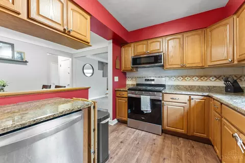 Kitchen - 1465 Dordine Ln, Cincinnati, OH 45231 photo 5 of 5