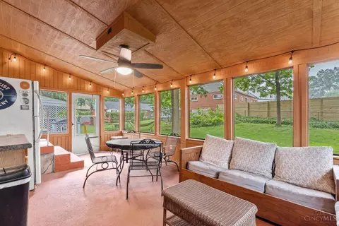 Exterior - 1465 Dordine Ln, Cincinnati, OH 45231 photo 3 of 9