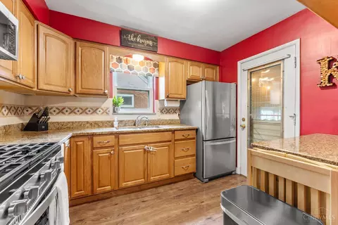 Kitchen - 1465 Dordine Ln, Cincinnati, OH 45231 photo 1 of 5