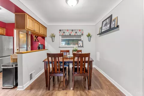 Dining - 1465 Dordine Ln, Cincinnati, OH 45231 photo 1 of 2